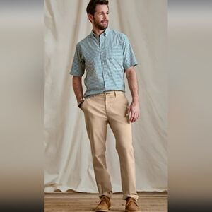 Orvis Men's Khaki Chinos